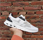 2025 On Cloudstratus Men Women Running Shoes